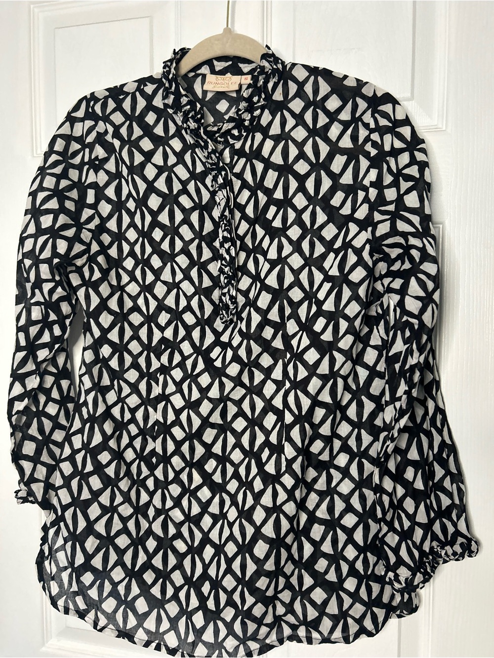 Rungolee Geometric Ruffle Blouse - Picture 2 of 12